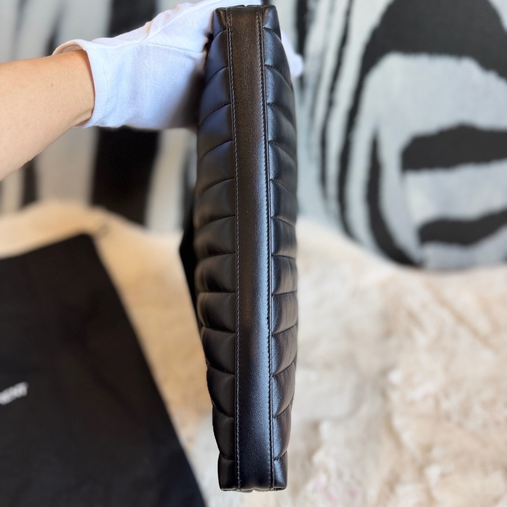 Saint Laurent Monogram Loulou document holder - Picture 5 of 16